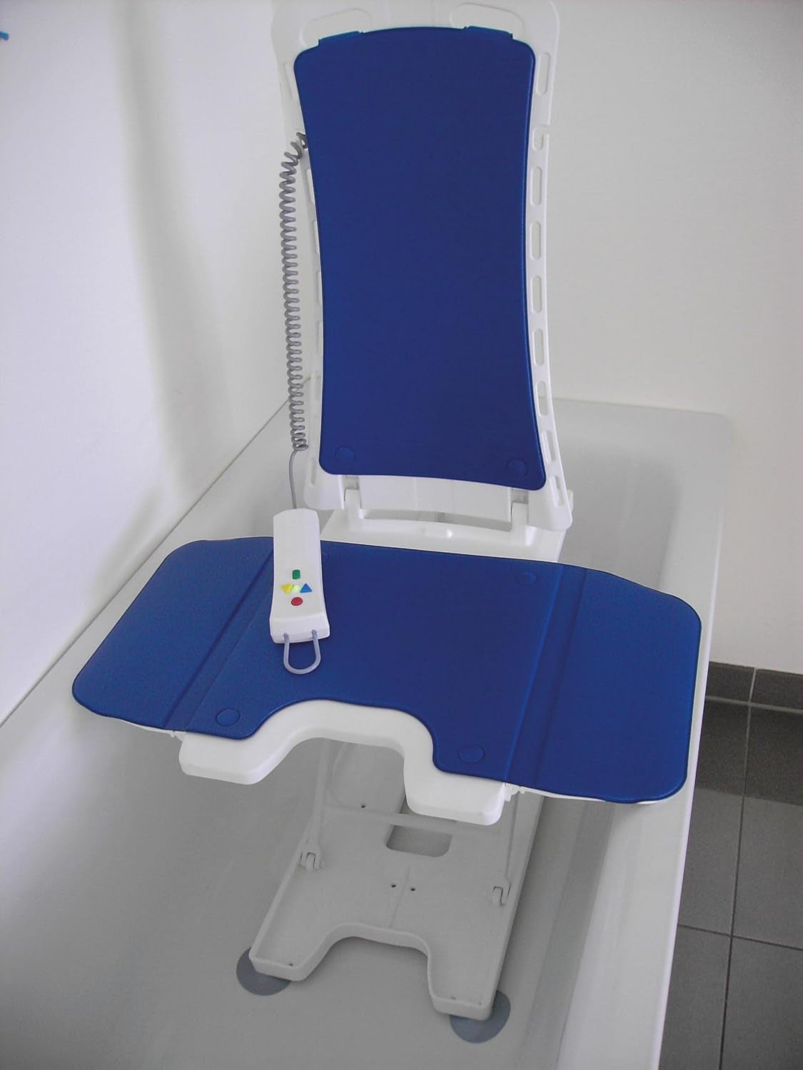 Drive Medical Badewannenlift BELLAVITA 2G Mit Bezug Classic Blau I Ergonomischer Badewannenlifter Für Senioren I Elektronisch Verstellbar Mit Schwimmfähiger Bedienung I, Belastbar Bis 140Kg